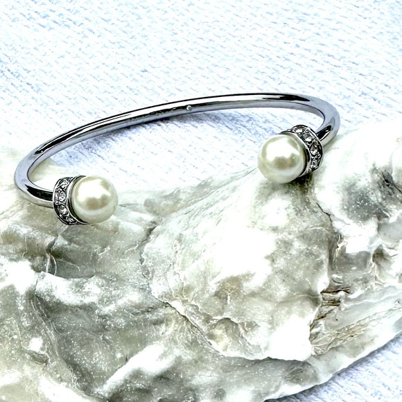 Ann Taylor Silver Faux Pearl Rhinestone Cuff Bracelet EUC - Picture 10 of 11